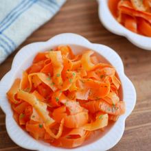 レンジでかんたん。にんじんの皮のキャロットラペ