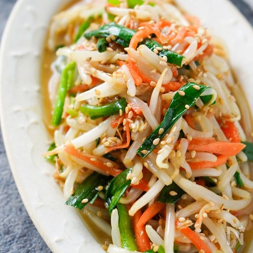 1分簡単副菜『もやしとニラの胡麻味噌和え』レンジで完成♡