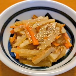 ゆきまる🐬🫧の作ってみた!投稿(シャキッ！うま味じんわり♪【さつま揚げと大根の甘辛きんぴら】)