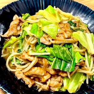 michuの作ってみた!投稿(回鍋肉風《もやしとキャベツのにんにく味噌炒め》)