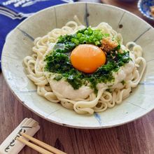 あおさ香る夏の白だし冷やしうどん/とろろと卵黄で栄養も整う