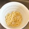 【簡単10分】温玉のせ豚しゃぶおろしポン酢うどんの工程1