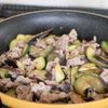 白だしで作る【豚肉と夏野菜の炒め物】の工程4