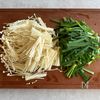 電子レンジで作る♪【えのきニラたま】の工程1