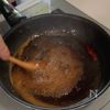 ただ焼いて漬けるだけ。ご飯が無限に進む【バリバリ山賊焼き】の下準備