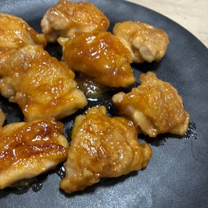 おかちゃんの作ってみた!投稿(家族に大好評！ごはん泥棒な【鶏もも肉の生姜照り焼き】)
