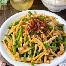 ご飯が足りなくなる旨さ!青椒肉絲(チンジャオロース)