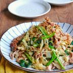 細切りキャベツと小松菜と豚こまの和風ごまマヨ炒め