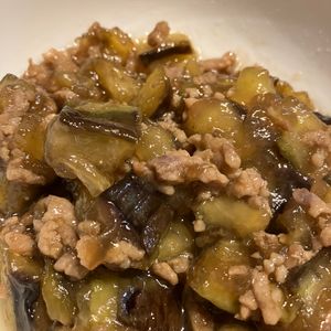 ミントミントの作ってみた!投稿(トロける旨さ！大人も子供もがっつく♡︎茄子そぼろ丼)