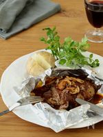 ふっくらジューシーハンバーグ　ホイル包み焼き