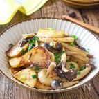 食物繊維たっぷり◎コク旨【新じゃがときのこの味噌マヨ炒め】