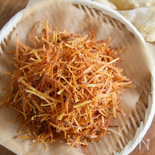 軽い食感が罪。さつまいもの極細揚げ