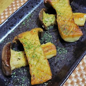 ヴェルの作ってみた!投稿(【驚くほどジューシー】エリンギのステーキ)
