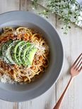 【超簡単！】アボカドとチーズの納豆パスタ