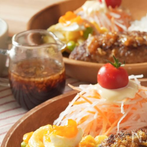 実は簡単！ポテサラバケットハンバーグ玉ねぎソース