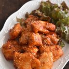 ピリ辛味でごはんがすすむ～！鶏むね肉でヤンニョムチキン