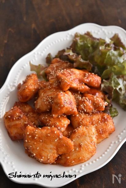 ピリ辛味でごはんがすすむ～！鶏むね肉でヤンニョムチキン