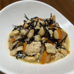 ぽちゃこの作ってみた!投稿(しっとりやわらか♪優しい和食🥰ひじきと豆腐の五目煮✨)