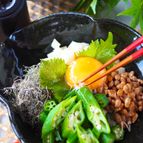 【火を使わず5分】ネバネバ大集合！オクラと納豆のネバネバ丼