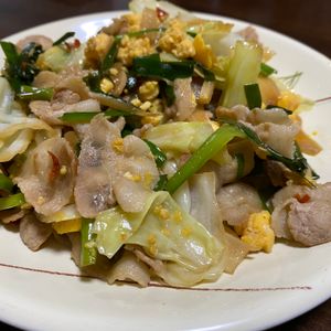 1465412料理経験3年生の作ってみた!投稿(定食屋さん風《ニラ玉豚キャベツのスタミナ炒め》)