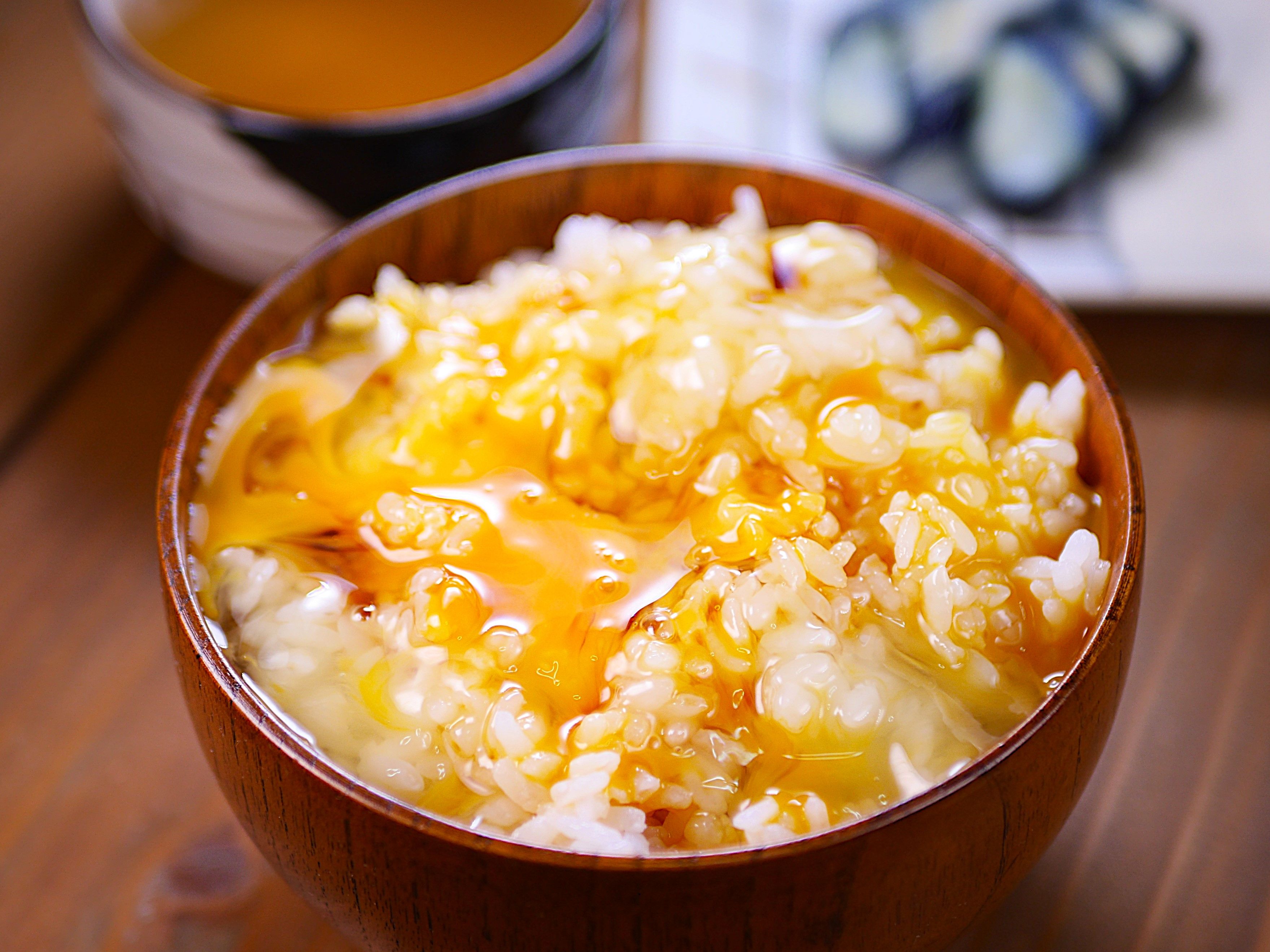 喉越しの良さを味わう😋江戸っ子の粋な卵かけご飯の食べ方🍚 | レシピ
