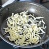 【爆速すぎる】ピーマンおかかチーズ焼きの工程1