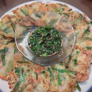 たりおの作ってみた!投稿(もちもちカニカマにら豆腐チヂミ【包丁不要♪1食100円代♪】)
