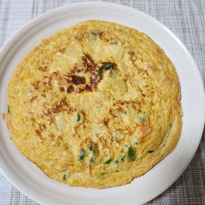 とももの作ってみた!投稿(味つけ一発！野菜たっぷりオムレツ)