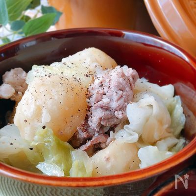 豚肉とじゃがいもとキャベツの塩・バター重ね蒸し