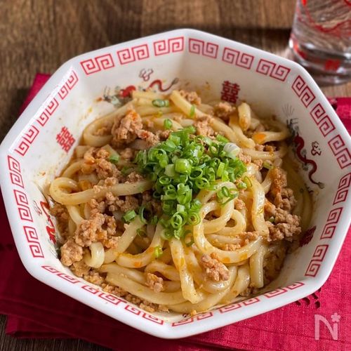 【作業3分】レンジで1発「汁なし担々うどん」仕事帰りでも簡単
