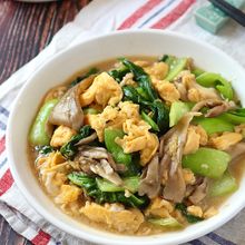 青梗菜と舞茸のふんわり卵炒め