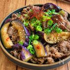 じゅわ〜っと旨い♡【牛肉となすのピリ辛炒め】ご飯が進む♪