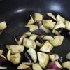 ご飯が進む♪【豚こまと茄子と椎茸のピリ辛味噌炒め】お弁当にもの工程2