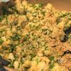 ご飯が進む♪【甘だれチキンとニラ混ぜ丼】の工程3