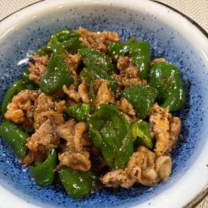 楽ラク手抜キッチン🐶🐾の作ってみた!投稿(ご飯がすすむ♡【豚こまピーマンのオイスター炒め】)