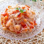 主食にしたいぐらい好き♡トマトとむき海老の中華春雨サラダ