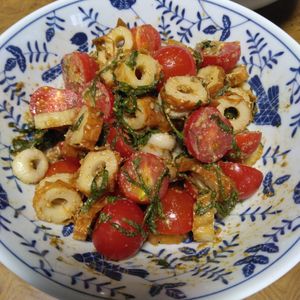 ももの作ってみた!投稿(【5分で完成！】ちくわとトマトのごま和え)