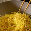 【新定番！】オイスターソースが決め手！上海焼きそばの工程4