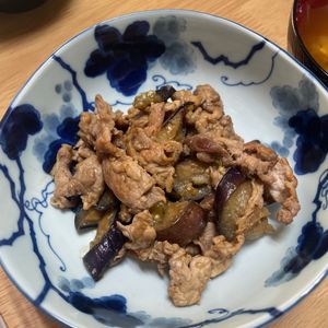 しょうこの作ってみた!投稿(【豚こまなすのごま照り炒め】食材２つでパパッと激うまおかず！)