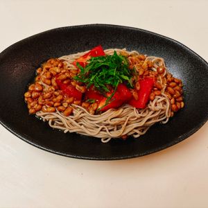 りんの作ってみた!投稿(おかかわさびトマト納豆ぶっかけ蕎麦)