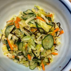 くだもの大好き🧡の作ってみた!投稿(すぐ食べれる！たっぷり食べられる！春キャベツのごま風味浅漬け)