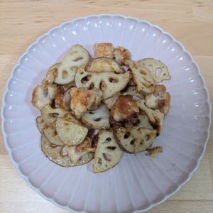 ゆいの作ってみた!投稿(【鶏とれんこんの甘酢炒め】食材２つの満足おかず♪ご飯が進む！)