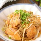 もやしがシャキ旨♪鶏肉のガーリック醤油炒め