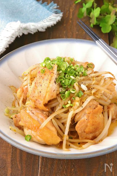 もやしがシャキ旨♪鶏肉のガーリック醤油炒め