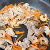 ニラと海老の【中華風焼きそば】の工程5