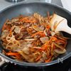 『根菜と豚肉のおかずきんぴら』定番甘辛☆ご飯がモリモリ進む！の工程3