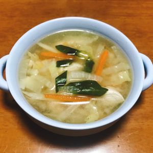 Nao★彡の作ってみた!投稿(あったまる！千切り野菜のコンソメ味噌スープ)