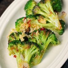 【ブロッコリーのぺぺロンソテー】簡単バル風♪野菜のおつまみ♡