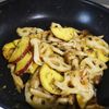 ご飯が進む！【さつまいもと蓮根ときのこのにんにく味噌炒め】の工程5
