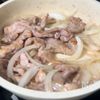 ご飯ドロボー！【豚こまのすき炒め】の工程2